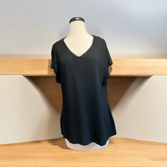 Apt. 9 Tops - Apt 9 Classic Black V-Neck Short Sleeve Women's Top XL
